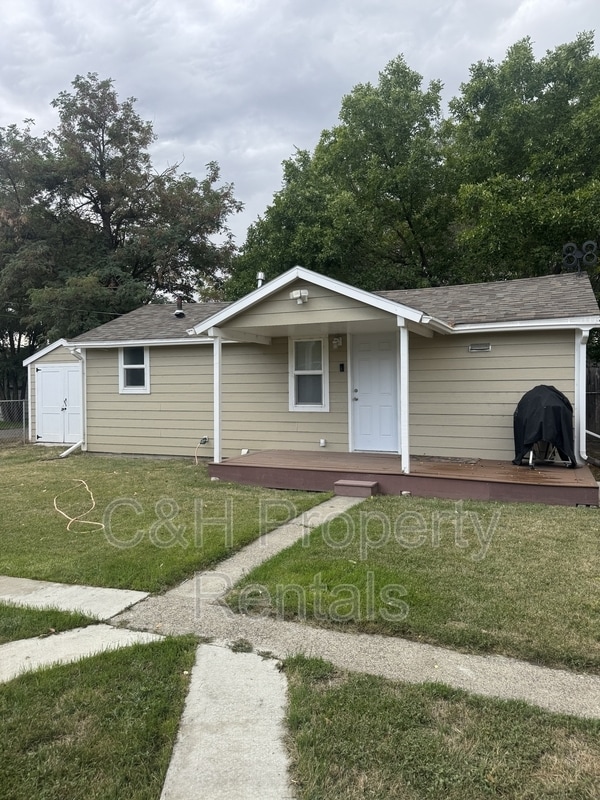 Primary Photo - 2916 1/2 8th Avenue South - 1