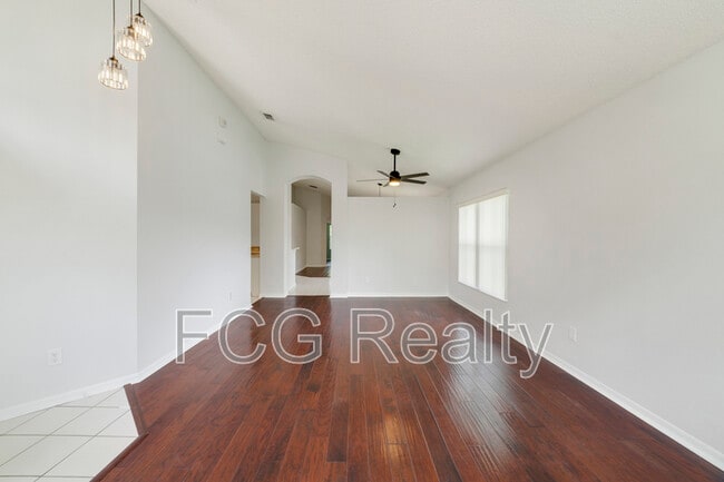 Building Photo - 491 Goldenmoss Loop