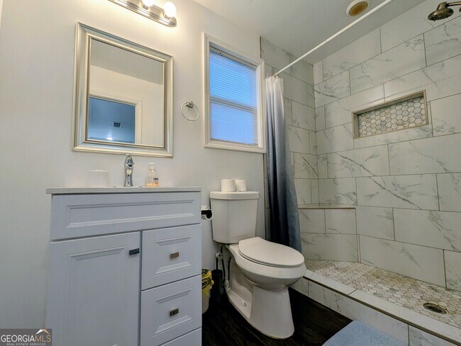 Building Photo - 2533 Godfrey Dr NW