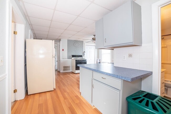 Building Photo - 18 Gage St