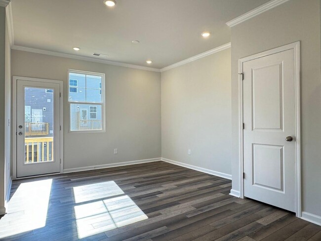Building Photo - 4 Bedroom 3.5 Bath for Rent