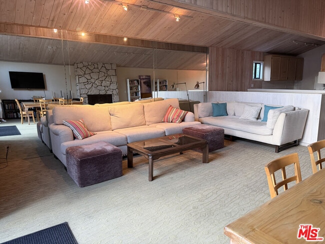 Building Photo - 26664 Seagull Way