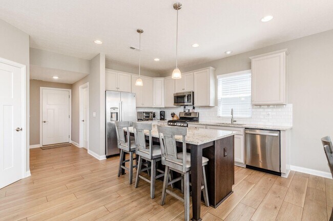 Building Photo - 7270 Cutler Dr