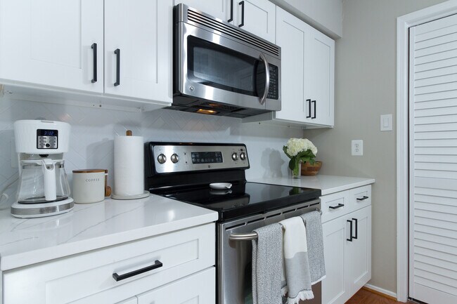 Building Photo - 3312 Wyndham Cir