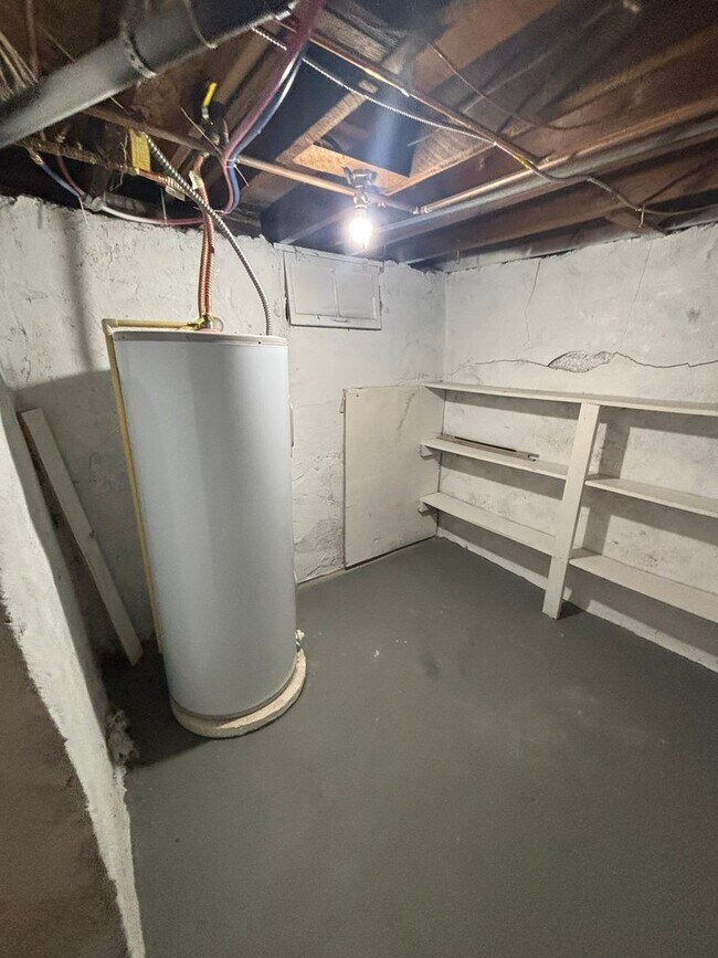 Building Photo - Monroe 1 Bedroom Home