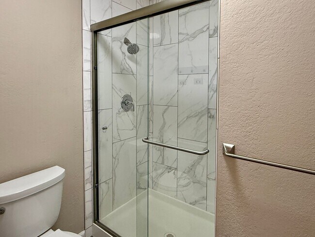 Building Photo - Updated 3 Bedroom 2 Bath Blossom Valley Duplex w/Private Yard