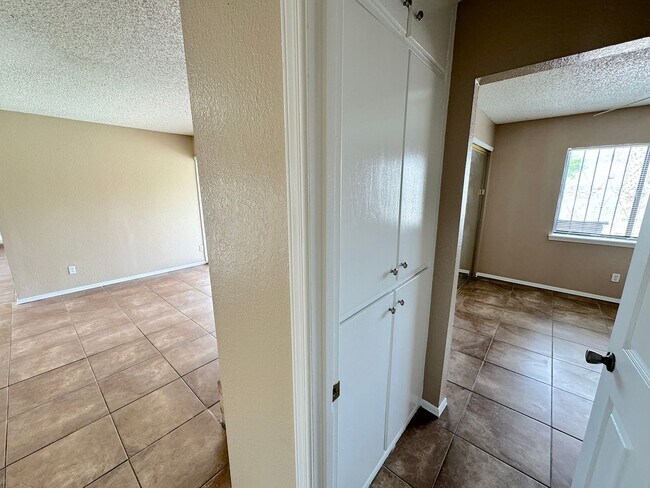 Building Photo - Northeast El Paso 3 Bed Refrig A/C with Pool!