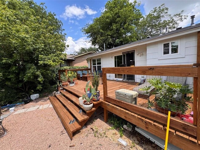 Building Photo - 2321 Lakehurst Dr