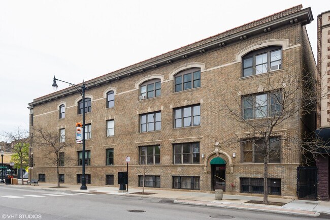 Primary Photo - 3265 N Broadway