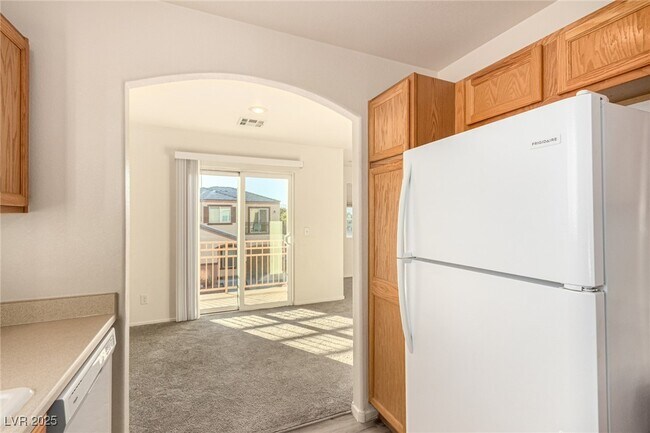 Building Photo - 10396 Midseason Mist St