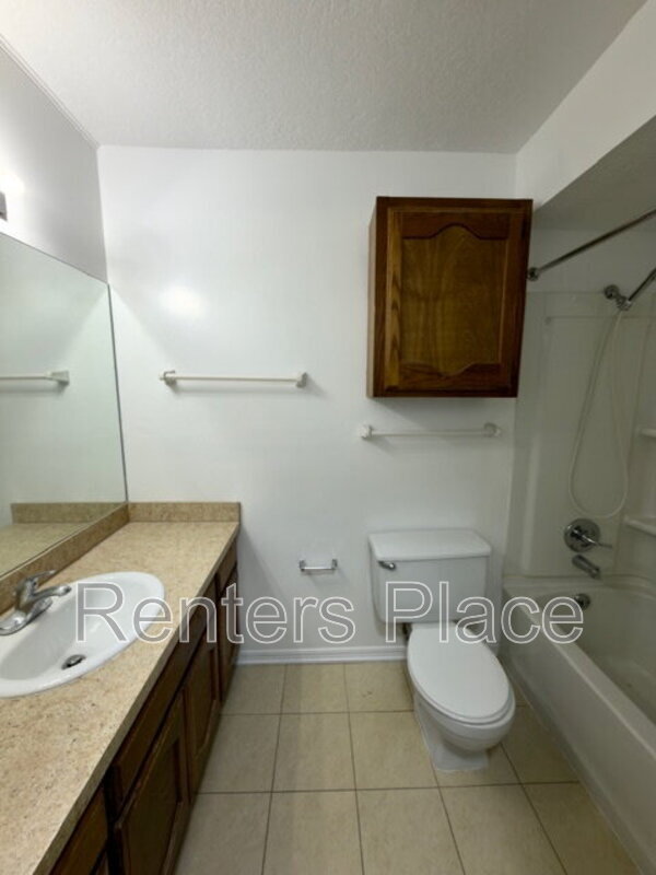 Building Photo - 1907 E 66th Pl