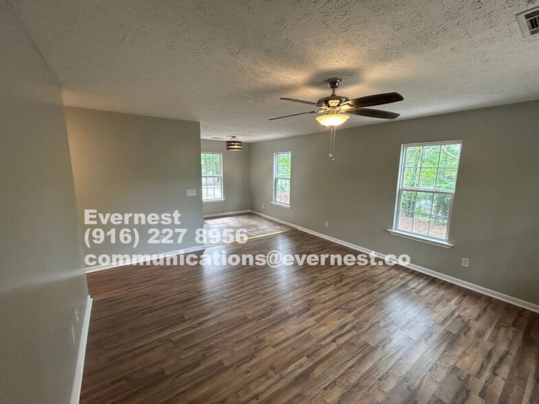 Building Photo - 1612 Deer Springs Rd