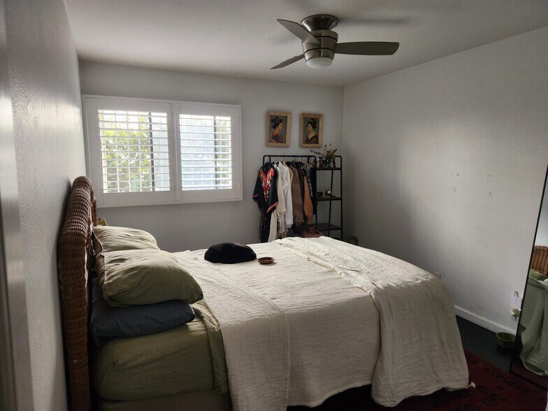 Building Photo - 435 S Virgil Ave