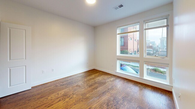 Building Photo - Georgia Avenue One Bedroom for Rent! Pets Welcomed!