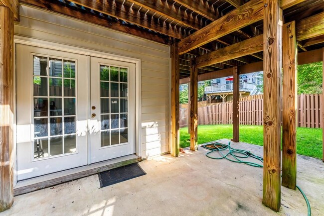 Building Photo - 43759 Lees Mill Square