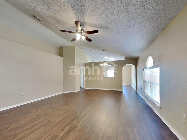 Building Photo - 11527 Ivy Flower Loop