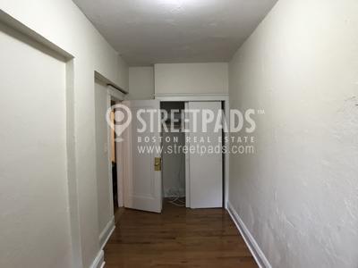 Building Photo - 2 bedroom in Boston MA 02135