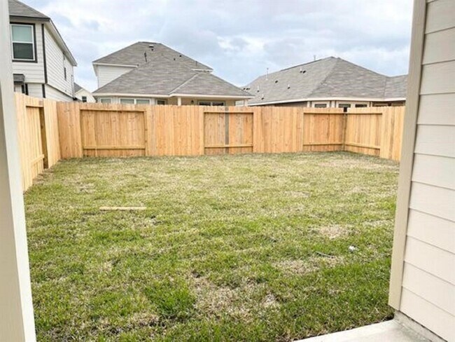 Building Photo - 25419 Grotto Falls Ln
