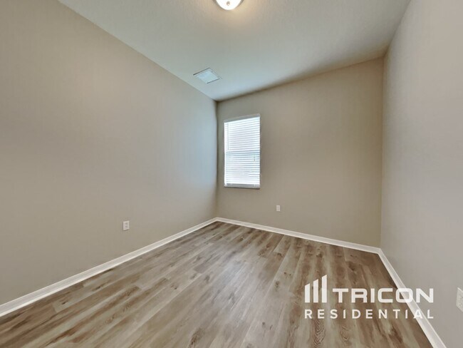 Building Photo - 4330 Marchmont Blvd