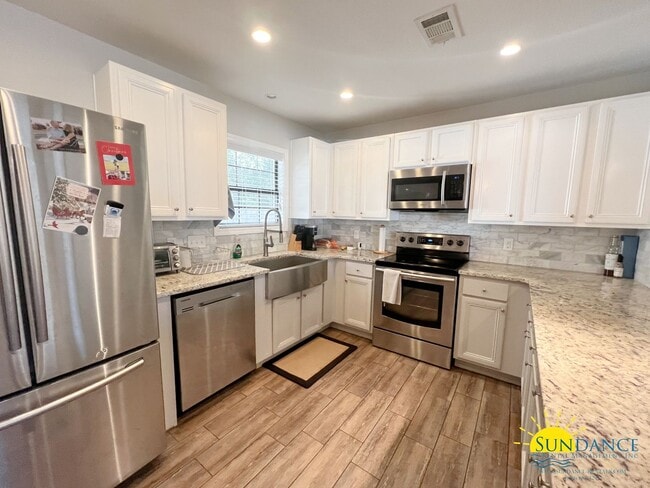 Building Photo - Gorgeous 3 Bedroom Home in Shalimar!