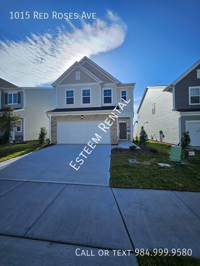 Primary Photo - 1015 Red Roses Ave