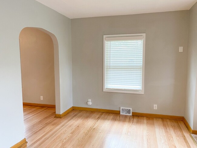 Building Photo - 3 Bedroom House for Rent!