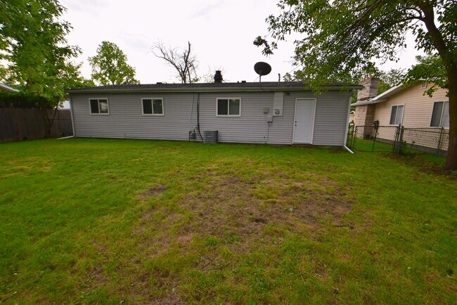 Building Photo - Updated McKinley Terrace home, 3 bedroom 1...