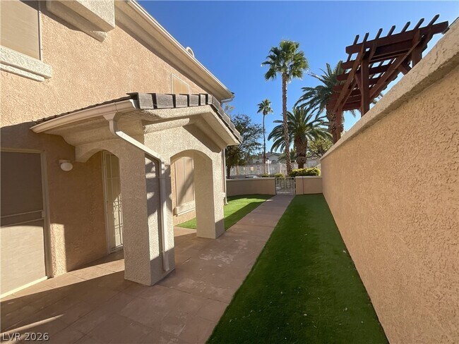 Building Photo - 509 Amber Sunset St