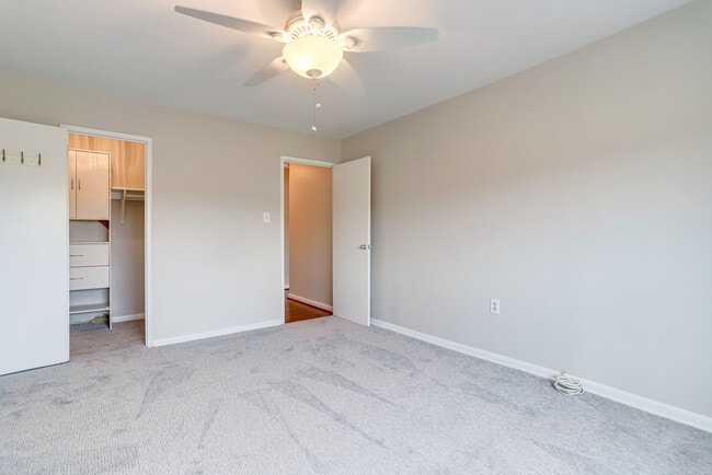 Building Photo - 1300 S Arlington Ridge Rd