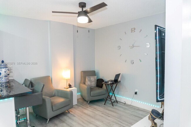 Building Photo - 6190 W 19th Ave