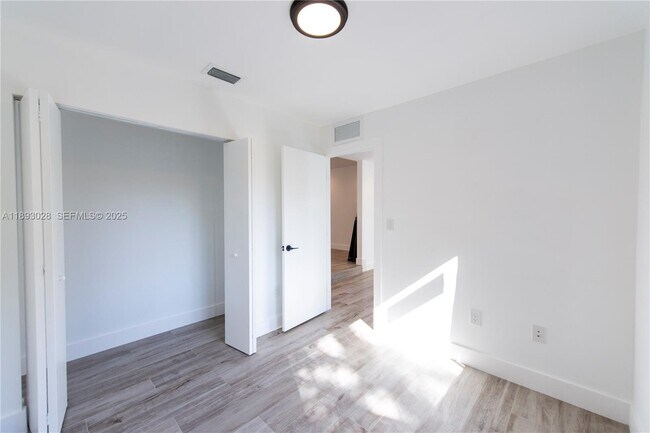 Building Photo - 764 NW 36th Ave