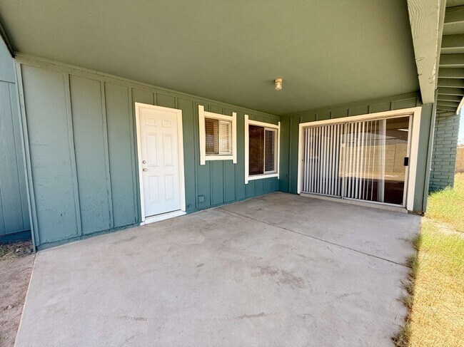 Building Photo - 15420 N 23rd Dr