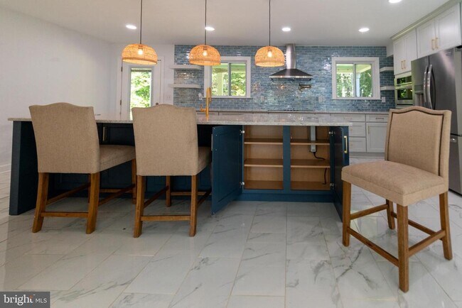 Building Photo - 428 Ingleside Dr