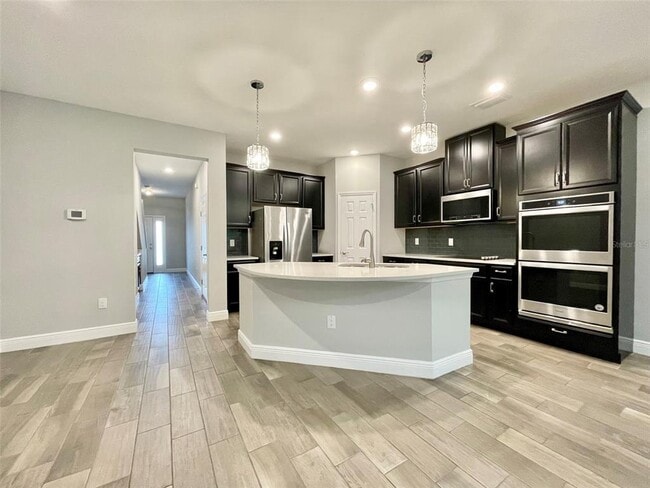 Building Photo - 2820 Grand Kemerton Pl