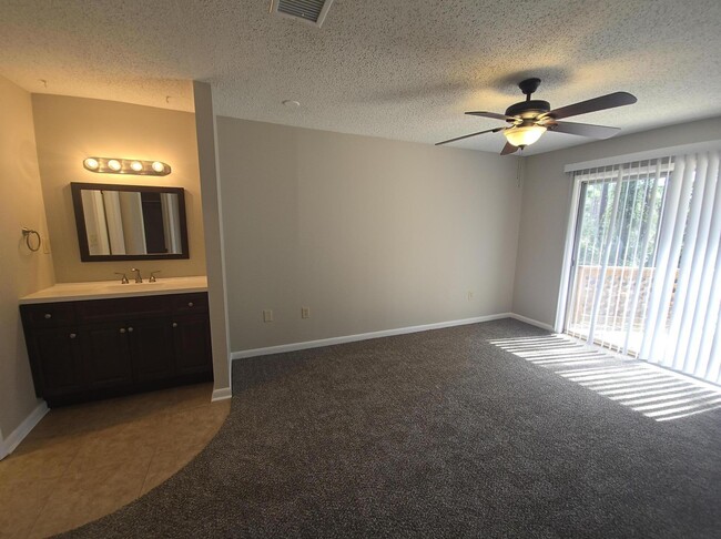 Building Photo - 309 Somerset Dr