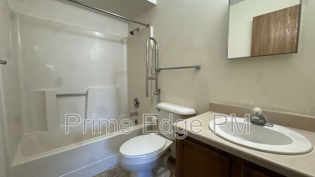 Building Photo - 1500 Knox St