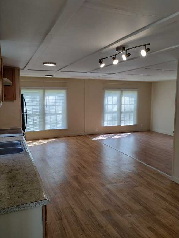 Building Photo - 5550 Lyle Ln