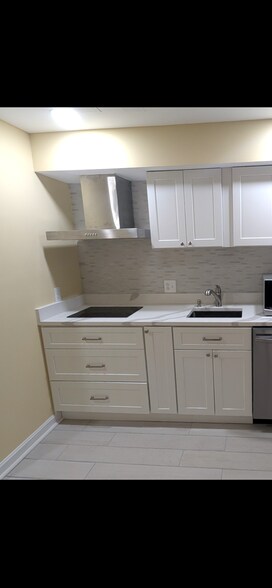 Building Photo - 4688 Woodland Rd