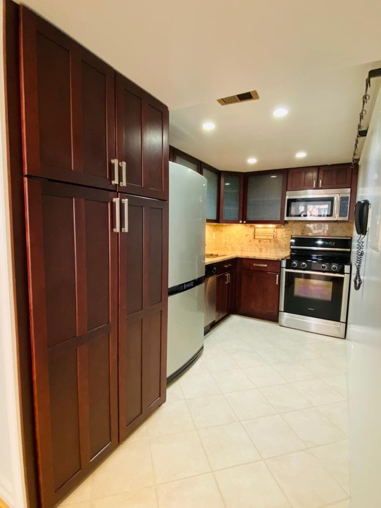Kitchen - 2501 K St NW
