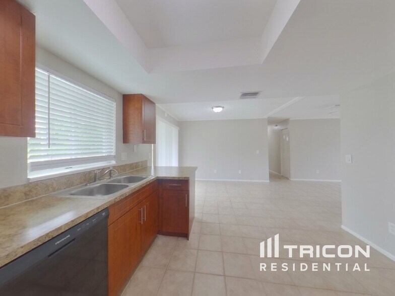 Building Photo - 2303 Silver Hill Ct