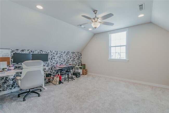 Building Photo - 605 Stone Ridge St