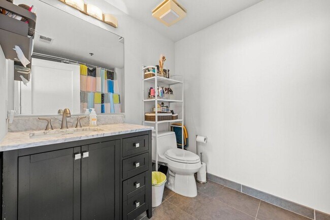 Building Photo - 800 Jackson St