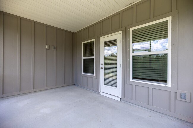 Building Photo - 4-bedroom, 2-bath home in the sought-after...