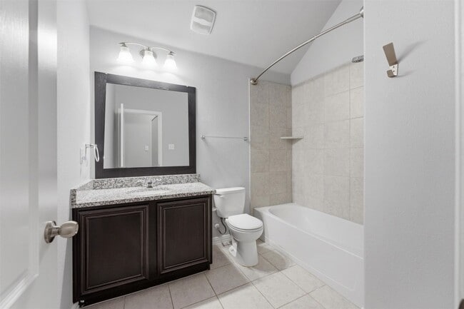 Building Photo - 453 Rockaway Dr