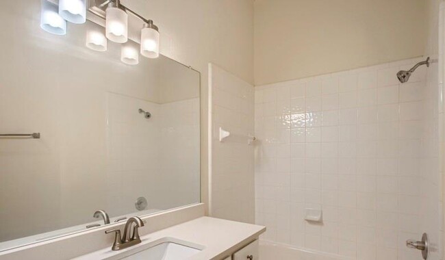 Building Photo - 5500 Archwood Ln