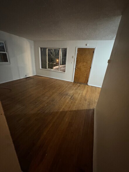 Building Photo - 4737 E 174th St