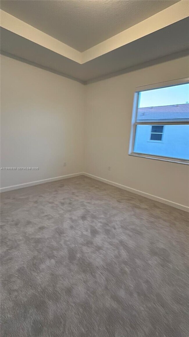 Building Photo - $2,499 2889 SE 25rd