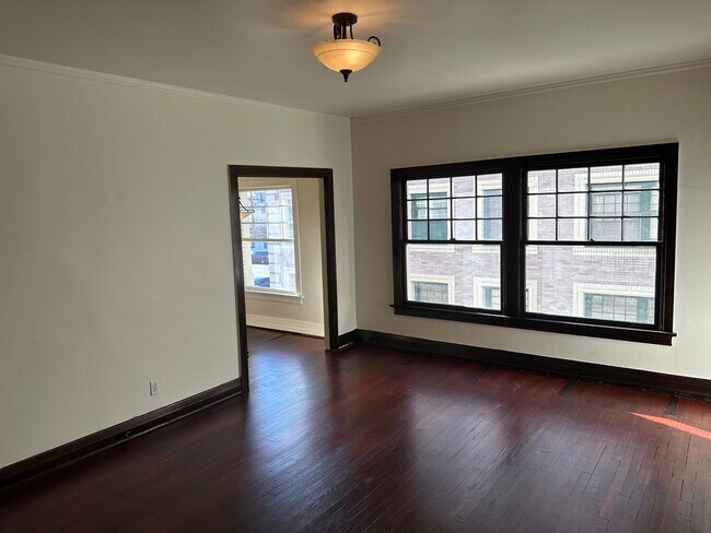 Building Photo - 2121 James M Wood Blvd