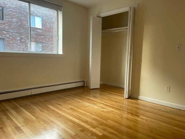 Building Photo - 9/1 Packards Corner near BU  Modern 2 bed Heat hw Included Garage Available