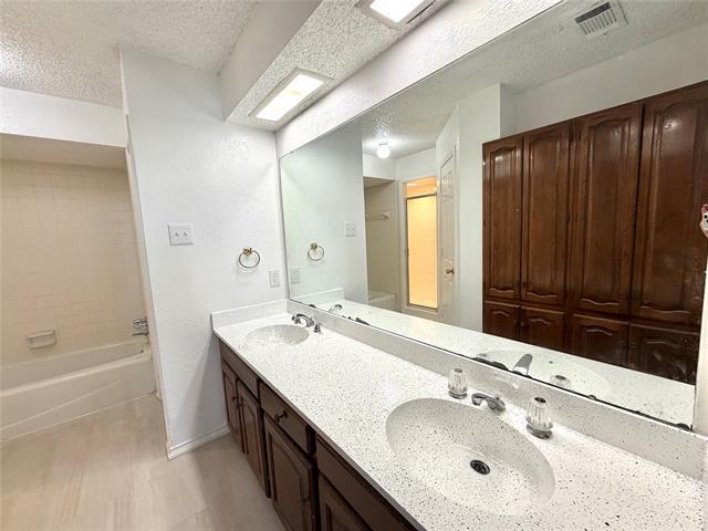 Building Photo - 13339 Fall Manor Dr